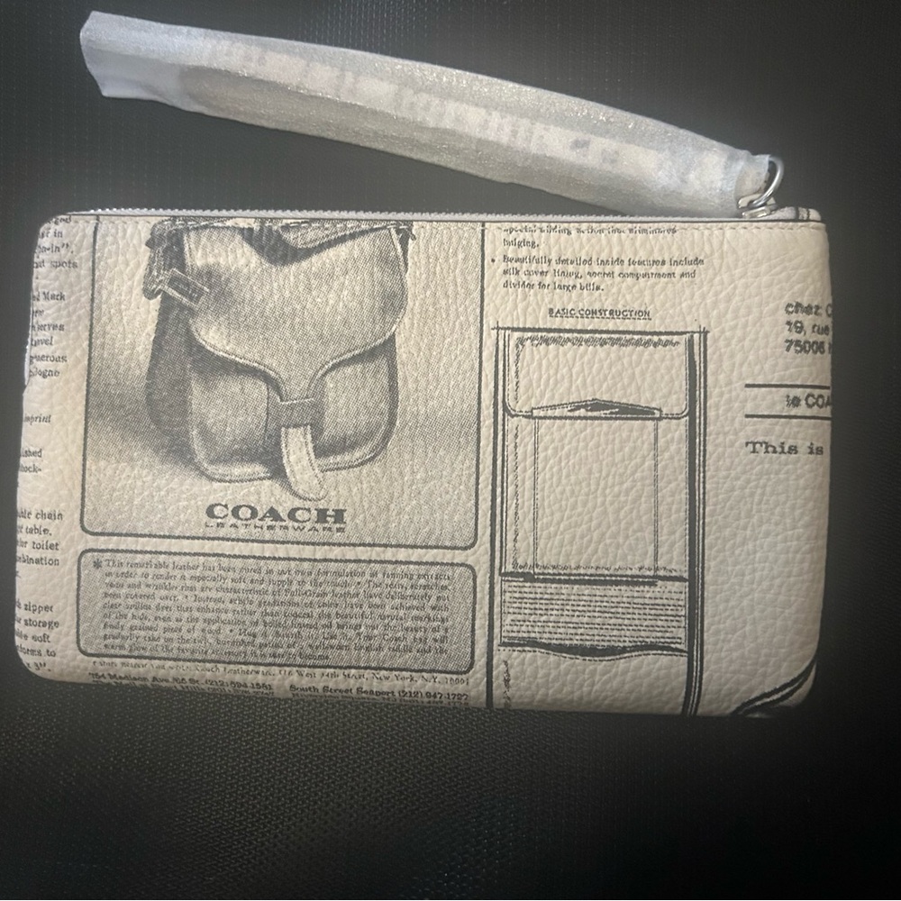 NWT Coach Beige Newspaper Print Pouch - Picture 2 of 2